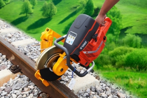 NQG-5.8型內(nèi)燃切軌機(jī)